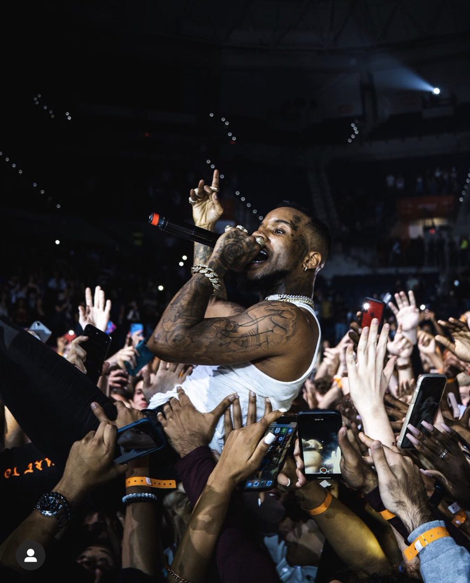 Black &amp; Orange Sold Out 🖤🌊