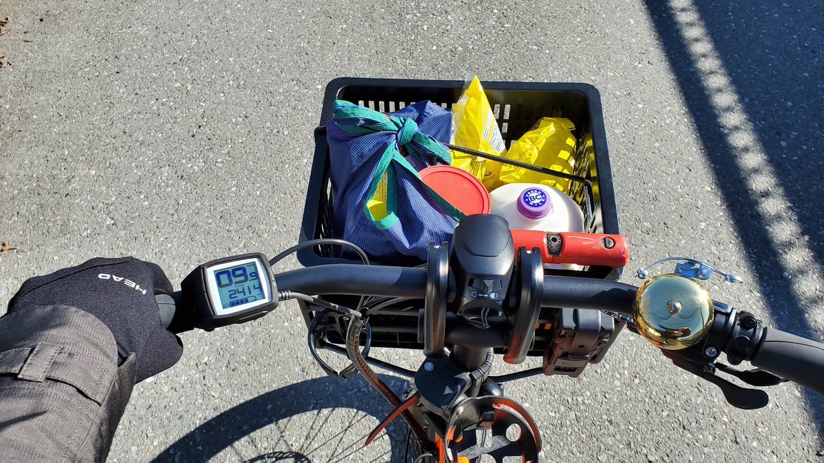  #Bike365 Day 64: Gorgeous day to bike. Chatted with a woman at the bike rack on the way in to the supermarket, & a guy asked about my  @ternbicycles  #GSD on my way out. Biked part way home from school with another family: 8 people, 2 cargobikes! Then to & from Girl Guides, 25km