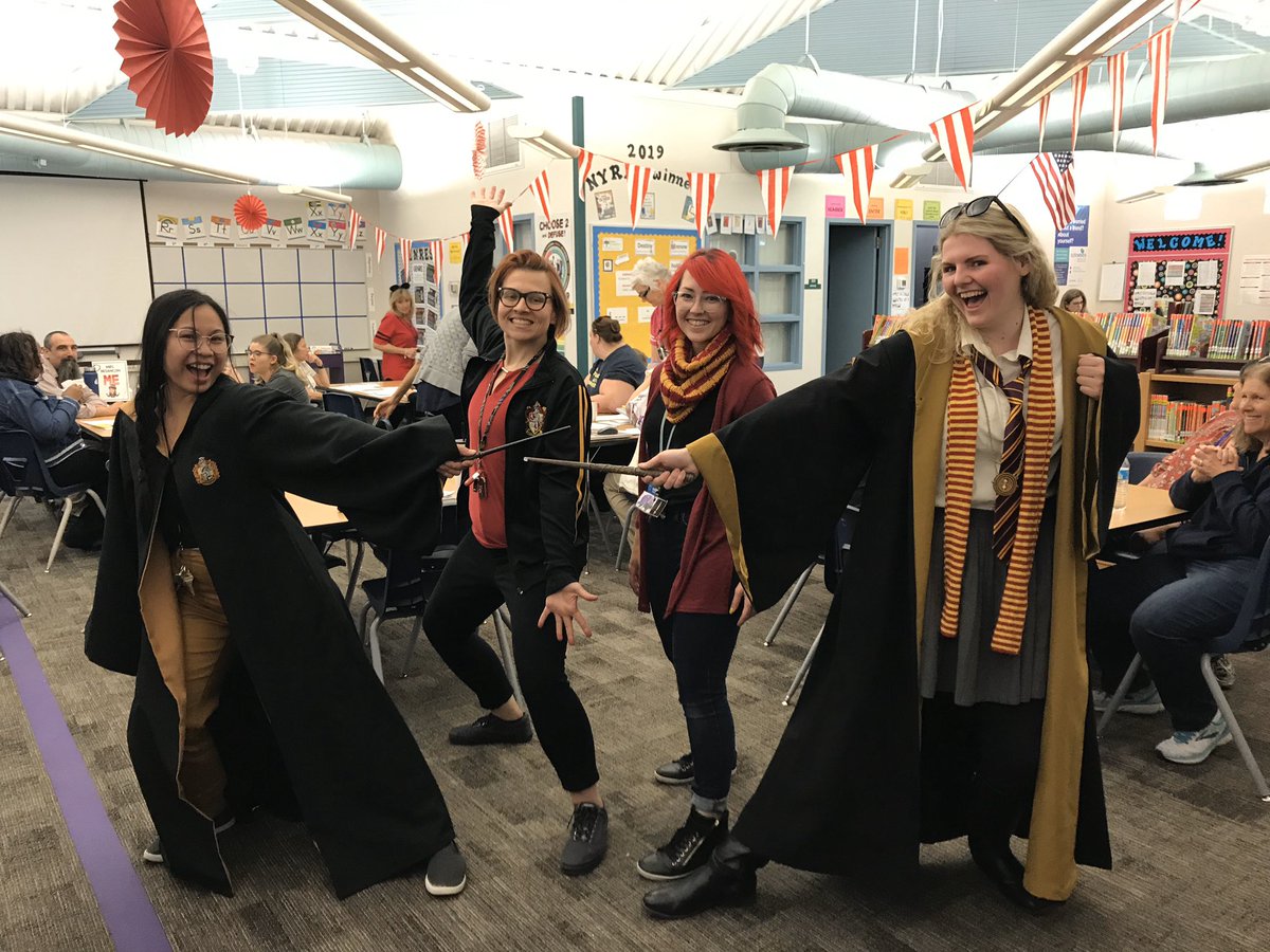 Lewis_E_Rowe_ES's tweet photo. Guess which book character! #NevadaReadingWeek  @ClarkCountySch @JamescervantesL #RoweWithUs https://t.co/3KYWysUjvG
