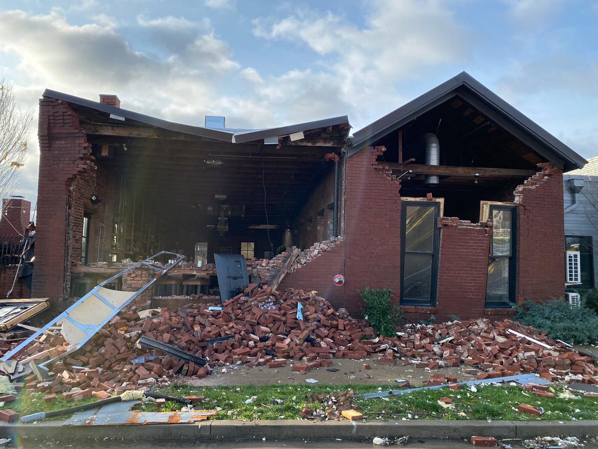 shreyas_school's tweet photo. Tornadoes Kill 25 in Tennessee, Shredding Buildings in Nashville Area https://t.co/0TJZpiLYwn