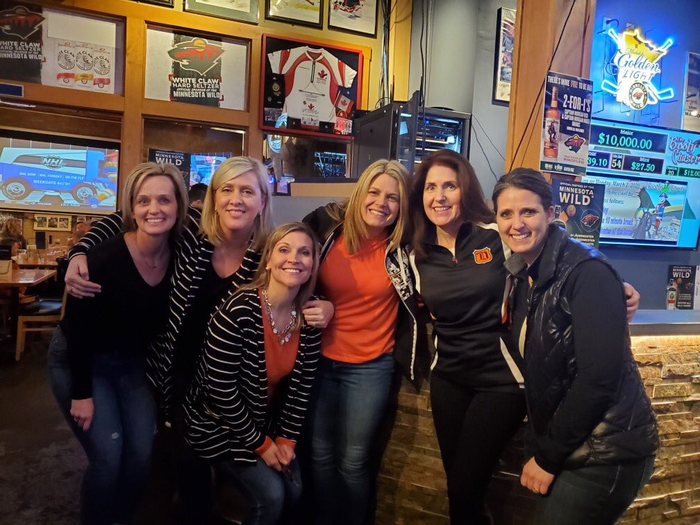 emilydunnigan's tweet photo. Woods Creek Moms of ⁦@TigrHockey⁩ #tourneyson45TV https://t.co/ADaD7guLCD