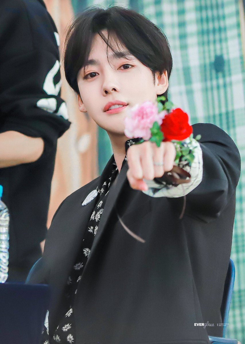 EverglowKjw's tweet photo. 191102. 영등포팬싸
진짜 너무 많이 보고싶어서ㅠㅠ
@official_jinu_ 
 #진우 #김진우 #WINNER #JINU #위너 https://t.co/8YvP38r3G3