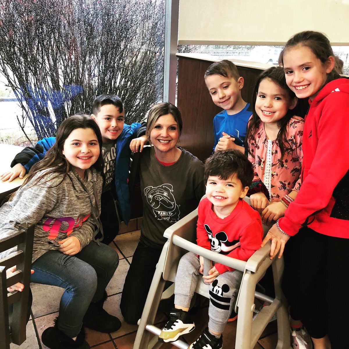mrs_em_mather's tweet photo. Freedom Elementary had a successful McTeacher Night to fundraise for our PAWS program Tuesday evening by breaking hourly sales records at the Baden location! 🍟🐾 #fasdtogether #creatingapathwaytopaws https://t.co/1rz4UqfVvI