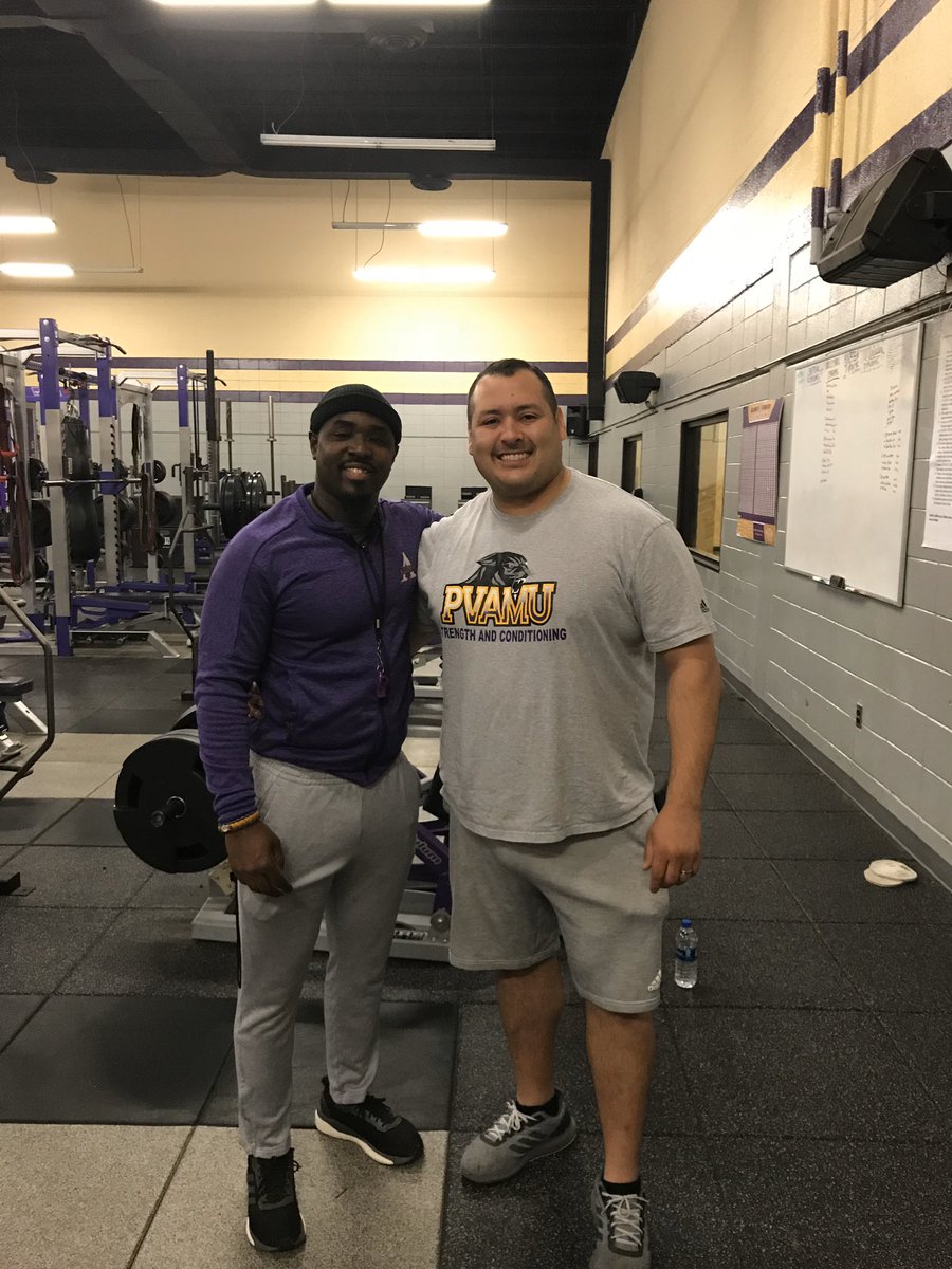 Coach_Briones's tweet photo. So blessed to have a great conversation with my buddy @coach_LRMaddox and his assistant. GOD works is many ways. He such a genuine man! Keep grinding bro! Alcorn St is truly blessed to have you! https://t.co/DPkJMIYq2K