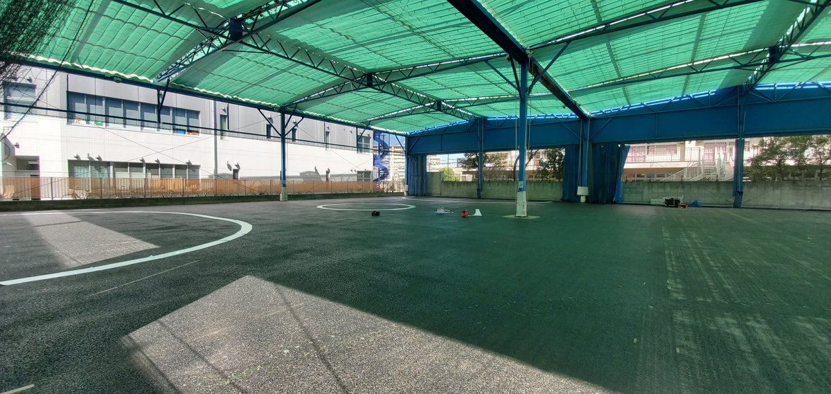 銀座deフットサル 蒲田スタジアム على تويتر リニューアル工事２日目の様子です 奥側bコートからスタート Bコートの先行プレオープンあるかも しれません 是非蒲スタsnsをチェックして下さい 蒲田 フットサル 蒲田スタジアム 銀座de フットサル 屋根