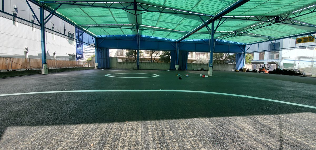銀座deフットサル 蒲田スタジアム على تويتر リニューアル工事２日目の様子です 奥側bコートからスタート Bコートの先行プレオープンあるかも しれません 是非蒲スタsnsをチェックして下さい 蒲田 フットサル 蒲田スタジアム 銀座de フットサル 屋根
