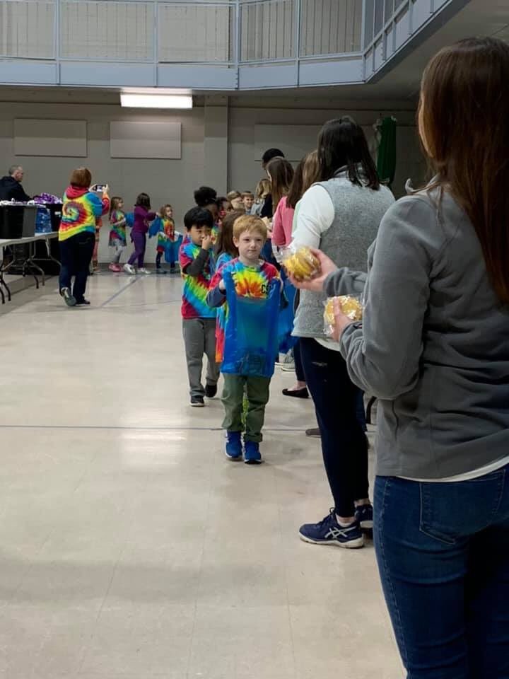 CSLA (@wearecsla) on Twitter photo In Dec. our 1st graders held an Appalachian Market to sell their handmade crafts.  Today they donated their $600 in proceeds to the Snack Pack program and packed 1000 bags of food for Hamilton Cnty students. You are NEVER too young to make a difference! #communityofcaring In Dec. our 1st graders held an Appalachian Market to sell their handmade crafts.  Today they donated their $600 in proceeds to the Snack Pack program and packed 1000 bags of food for Hamilton Cnty students. You are NEVER too young to make a difference! #communityofcaring