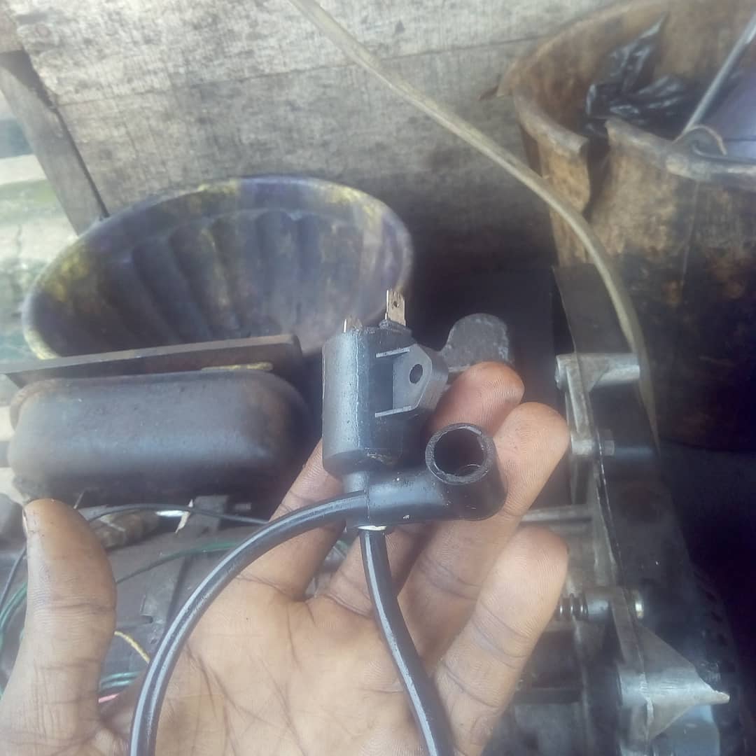apexautomax's tweet photo. The Ignition Coil for a small tiger generator.
It's function is to supply a high voltage spark to the spark plug.
Then the spark plug ignites the Air/Fuel mixture in the combustion chamber.
#ApexECompany #generators #petrolgenerators #generatorrepairs #generatorservice https://t.co/FSBfO7gVAx