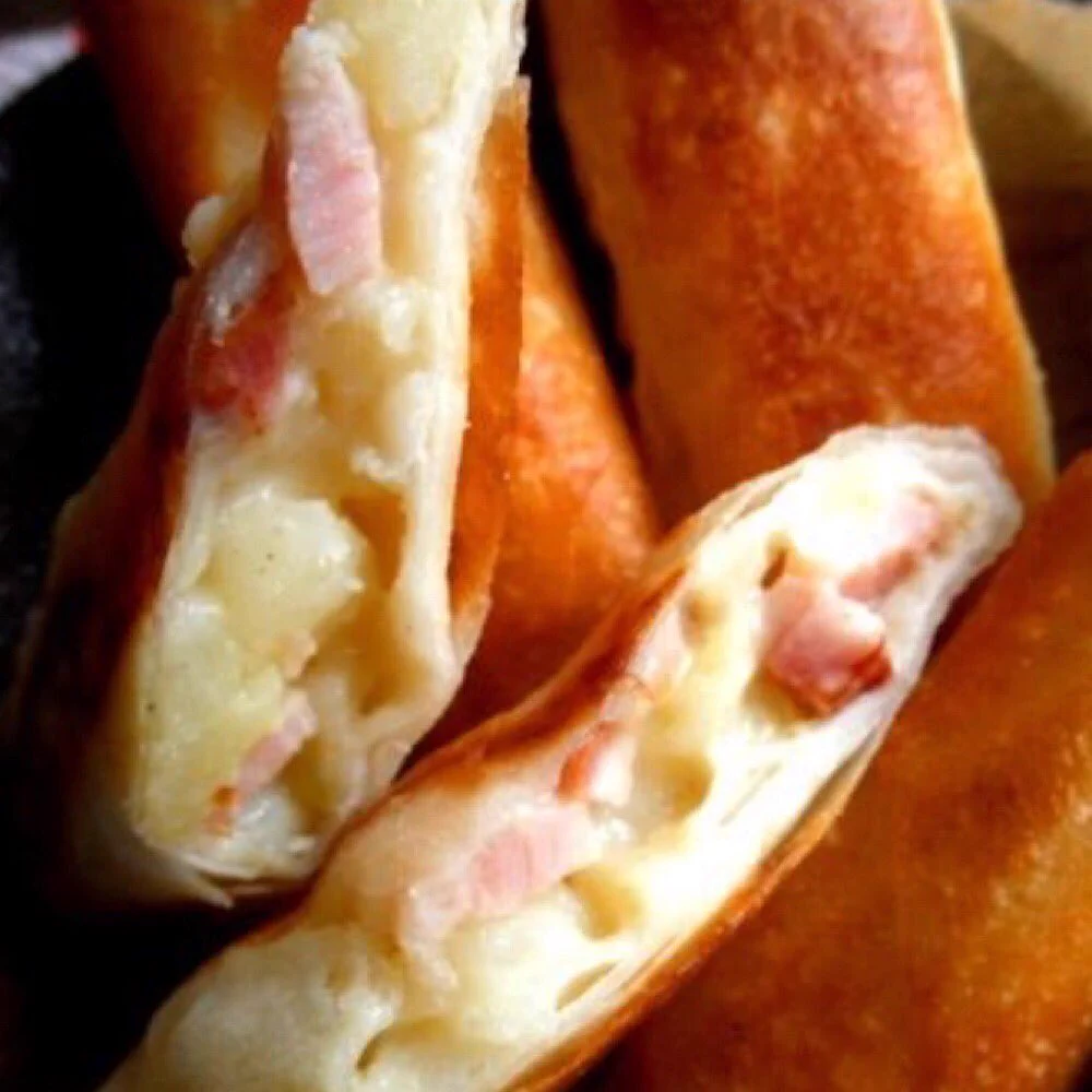 牛乳の大量消費に！！ベーコンポテトパイ風春巻きが簡単クリーミーで美味しそう！！
