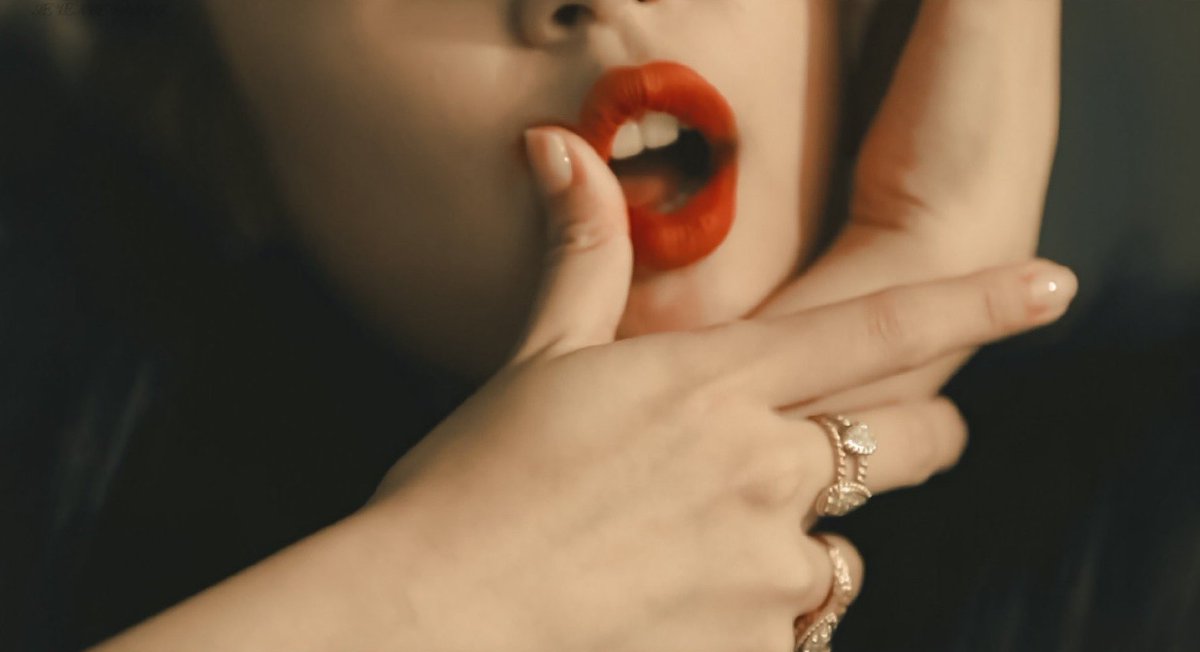 โอ้โหเจนนี่คิมทำไมสวาทแบบนี้