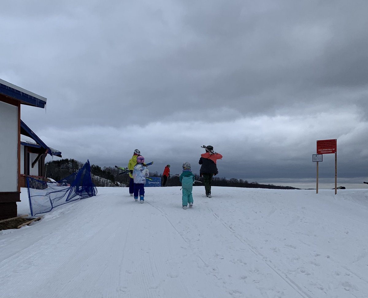jpdigsmelmo's tweet photo. Might be the last shred of the year!
⁦@otsegoresort⁩ #girldad https://t.co/rUbvcvTLLL