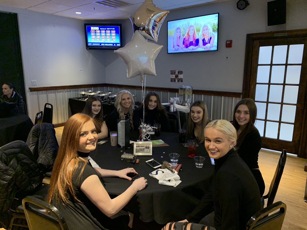 RocklandCheer's tweet photo. What a celebration! Congratulations to these 18 beautiful hardworking ladies of RHS CHEER! We are so proud of you all! #RHVC #undefeated #teamworkmakesthedreamwork
💍💍💍💍💍💍💍💍💍💍 https://t.co/M4fPrnkRq7