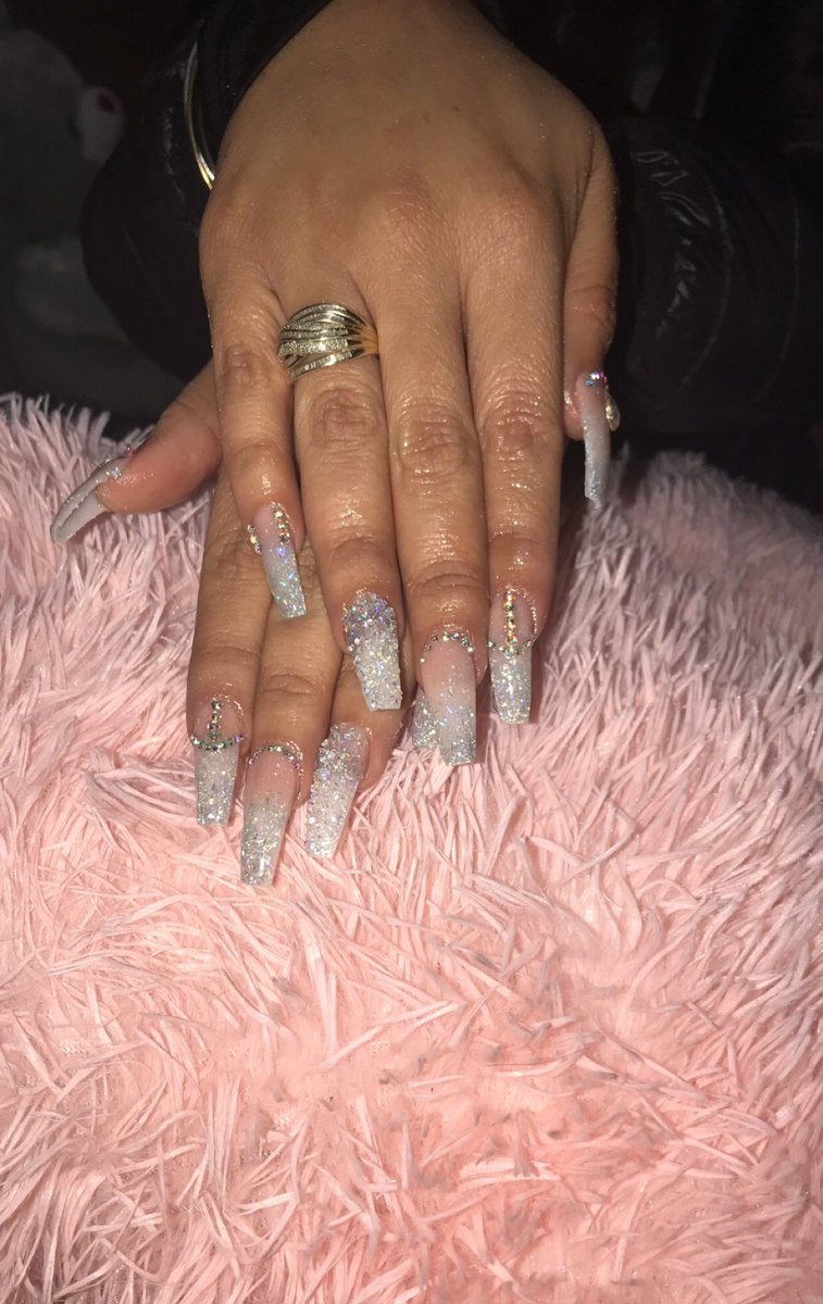 ucantsitwithuss's tweet photo. Iced out my client today 💙💙 #nails #buffalonails https://t.co/ywlohivA1H