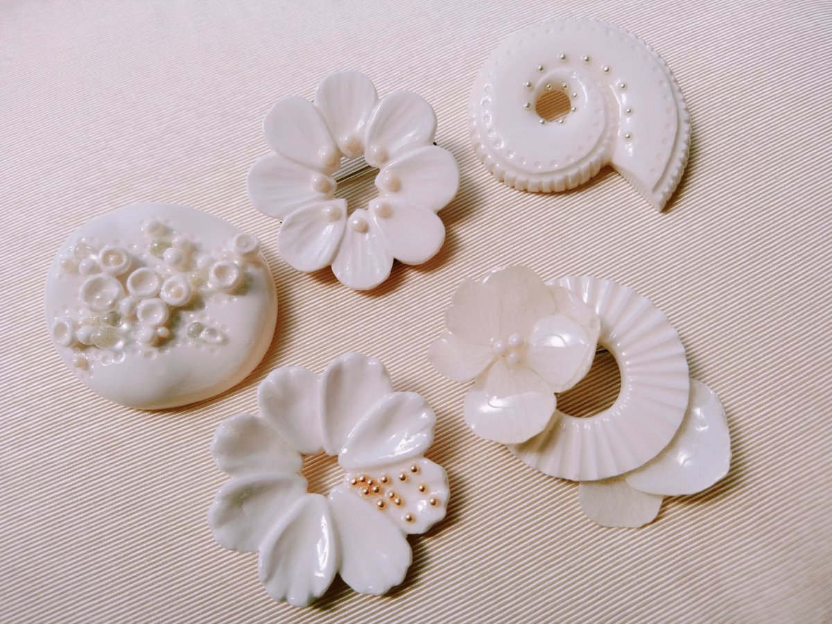 pupu12_handmade's tweet photo. ���塑粘土やレジンで、猫が飛ぶシリーズやお花のブローチなどを作っているpupuです。
web販売準備中☺
どうぞよろしくお願いします✨

@nonnbirimart
#のんびりまーと企画展 https://t.co/XsTzO01D5Z