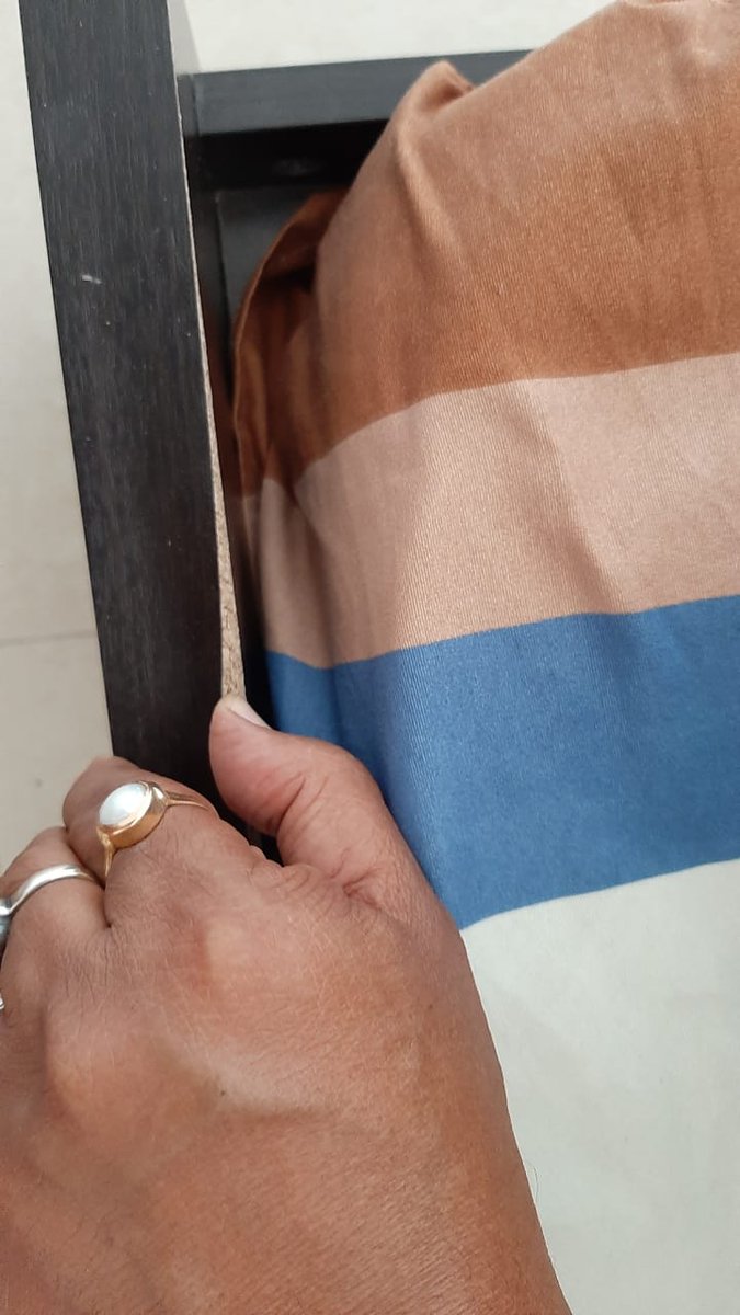 PoddarAmila's tweet image. Hi, this a grievance against @Pepperfry 

This is what is the condition of the bed I purchased within 6 months and when I formally complained I got such rude and  bad behavior.  
Please stop purchasing from pepperfry. 

#badservice
#qualityissue