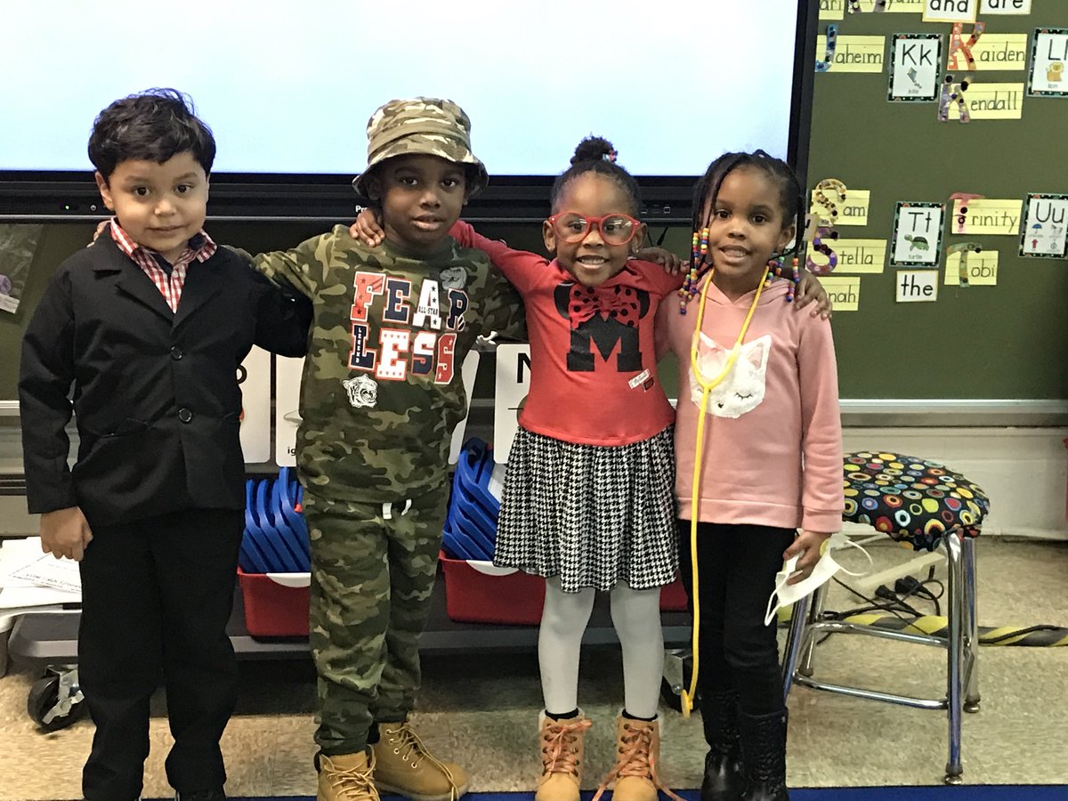 eflahertyprek's tweet photo. Today my Ss dressed up as their future job for Read Across America! ⁦@HernwoodES⁩ ⁦@Nashae⁩ ⁦@fayfayallday1⁩ ⁦@spoland123⁩ https://t.co/t2arFEMlP7
