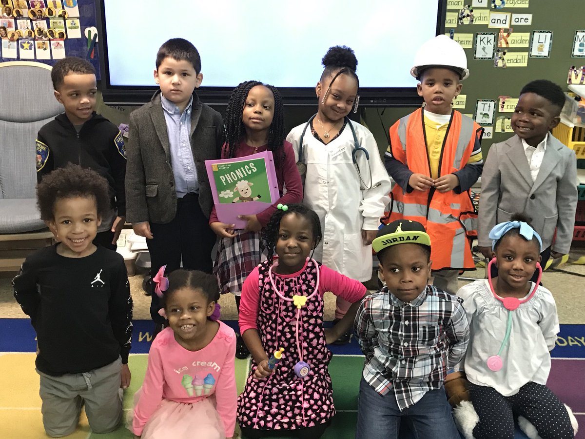 eflahertyprek's tweet photo. Today my Ss dressed up as their future job for Read Across America! ⁦@HernwoodES⁩ ⁦@Nashae⁩ ⁦@fayfayallday1⁩ ⁦@spoland123⁩ https://t.co/t2arFEMlP7