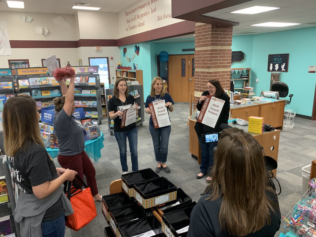NicholsSawmill's tweet photo. Hard work pays off! Congratulations to NSE’s grant recipients—@TeamHotaling @ShuStewart1 @Mrs_N_tweets ! We ❤️#graphicnovels and  #animalreptilebooks with the Dowtown Acquarium Encounter! 🐠 Thank you, Magnolia Education Foundation! #NSEBold @MagnoliaISD https://t.co/VO4tmCWk3i