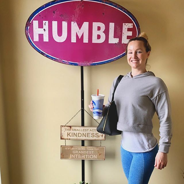 sarahnullfit's tweet photo. Happy Hump Day 🙌 -
Post lift protein shake at #ancientshakes 😍 .
#sarahnullfitness #humpday https://t.co/wsSLsBni5r https://t.co/8c4HvvDhGt