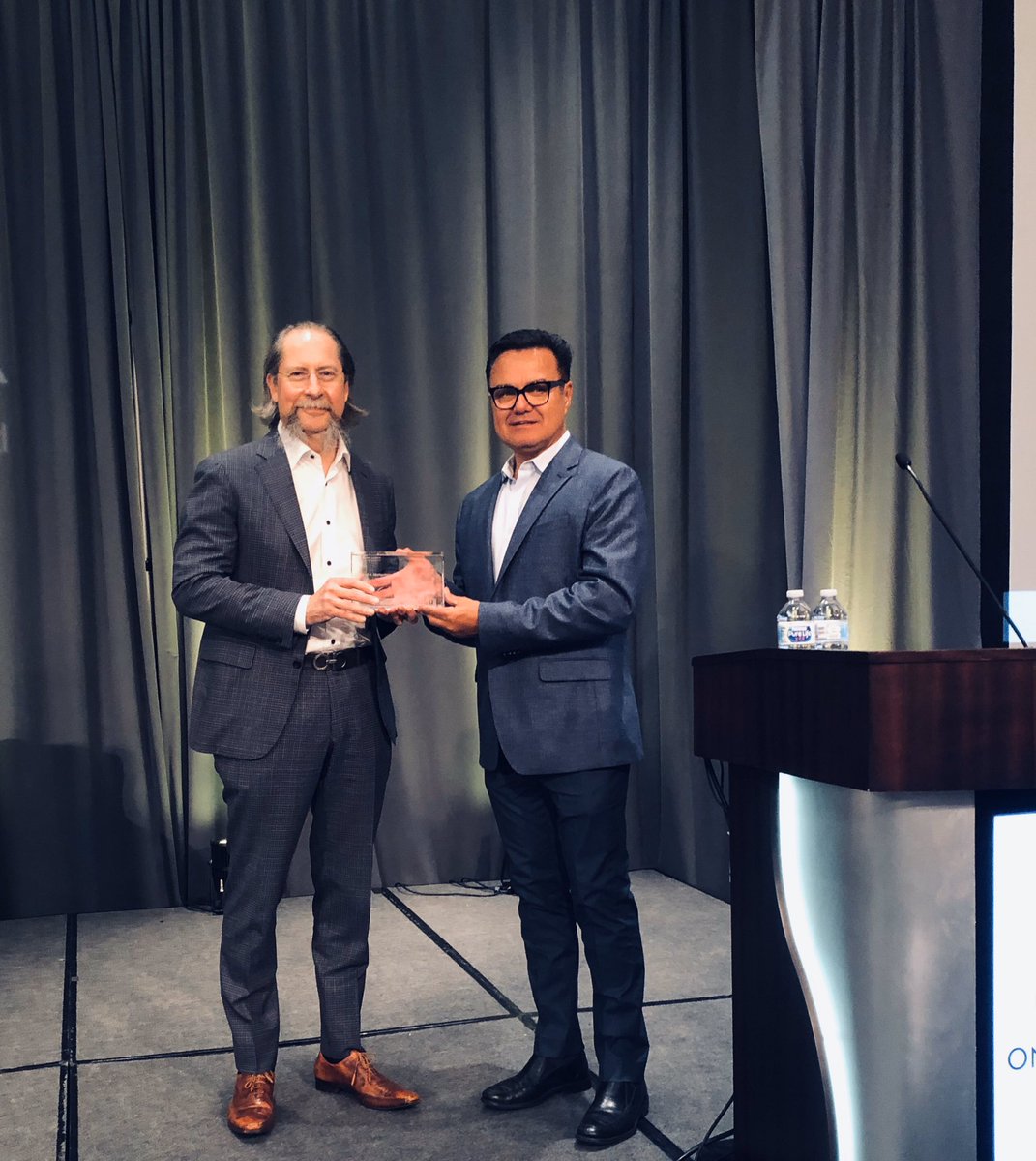 OneLambda's tweet photo. Dr. Robert Montgomery accepting the Paul I. Terasaki Antibody Lecture Award. Thank you for sharing your personal journey at our Advanced HLA Technical Workshop. You’re an inspiration to the transplant community. #onelambda #oliworkshop https://t.co/iZuxSRo1Kw