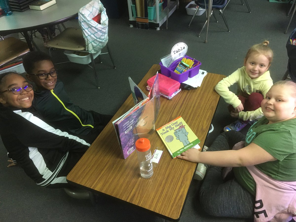 SandlinsSandlot's tweet photo. Mrs. Pyle’s class teamed up with us to Buddy Read!
@MorrishDragons @swartz_creek https://t.co/cOmrWnJpuE
