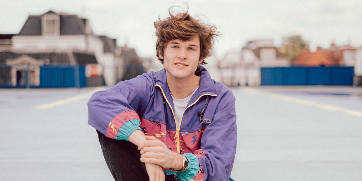 GIVEAWAY: He's only doing a handful of U.S. dates &amp; <a href="/musicbyblanks/">Simon</a> will be making his SF debut <a href="/slimssf/">Slim's</a>! For free tix just follow us/like, RT, &amp; tag a friend to
win. ow.ly/dChO50yBT6F
<a href="/GoldenvoiceBay/">GoldenvoiceBay</a> 🌉