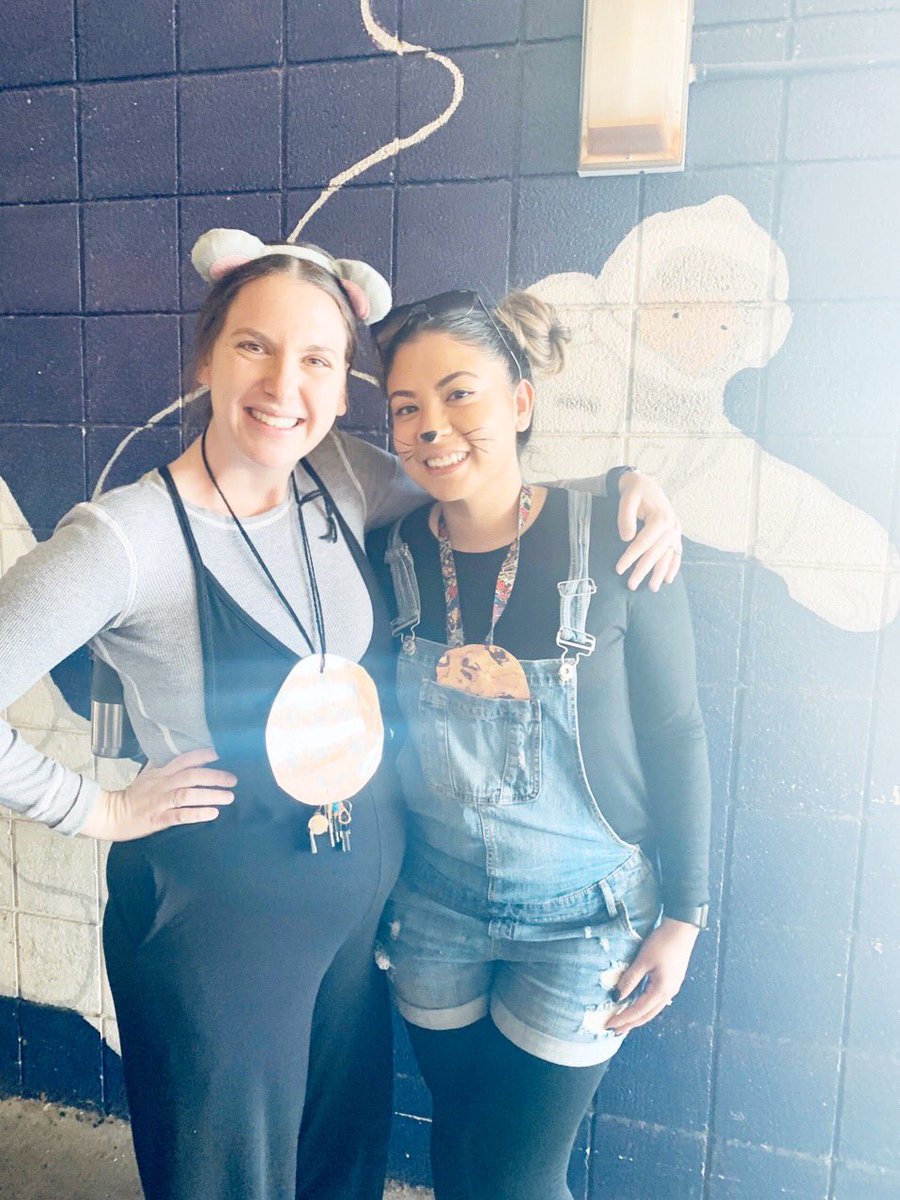 Lewis_E_Rowe_ES's tweet photo. Our students love when their teachers dress up! #RoweWithUs #NevadaReadingWeek @EmilyHopson @ClarkCountySch @JamescervantesL https://t.co/ModuhWZmnI