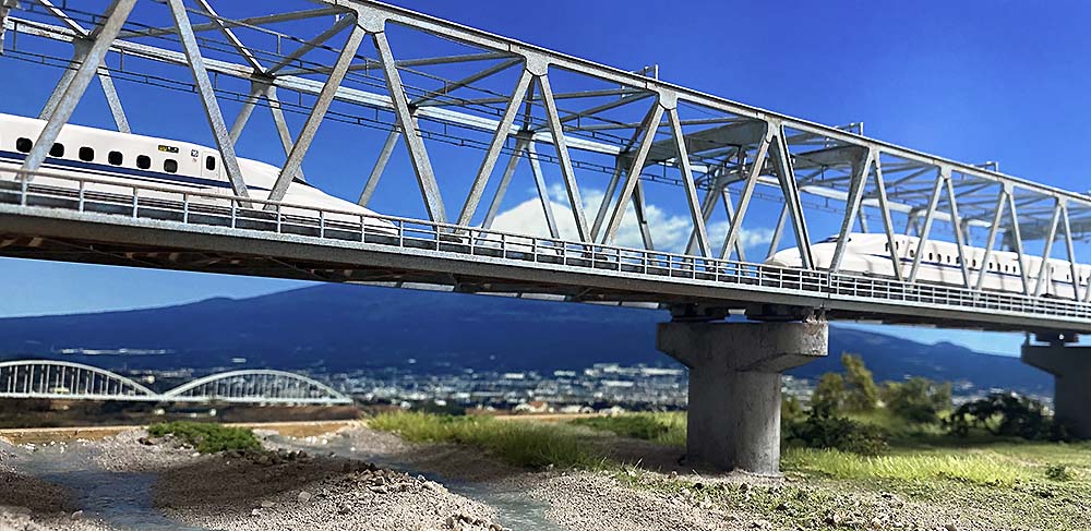 Junichi 先日からの大呼戸橋梁が大難航してます 笑 同時製作していた東海道新幹線富士川橋梁は1週間以内で完成