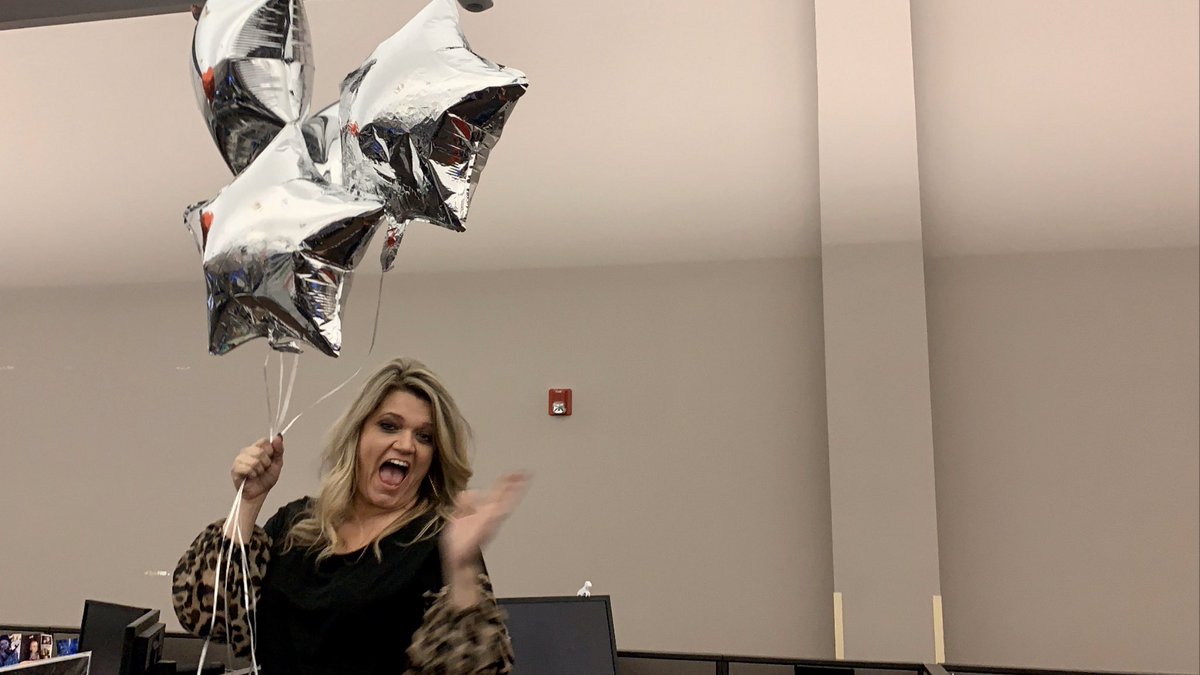 tiffanystam25's tweet image. Add a line Angel sold 4 lines for Team Stampede today! You rock Angel! @CeceOscc @ashland_cc @anthonyetuggle @Valerie_m_cando @VanessaOrtizATT @angelhicks23
