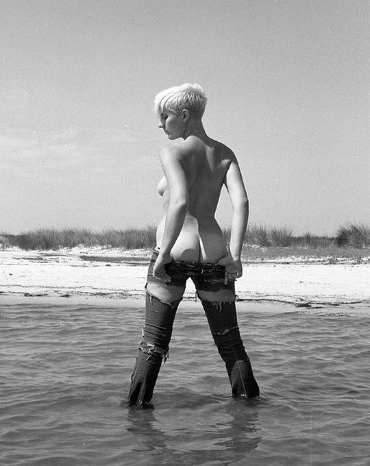#Assetsonpoint #nudemodel #sugarmummyneeded #sugarbaby #Sadomasochist #filmphotography https://t.co/<a href="/tag/assetsonpoint"class="tags">#Assetsonpoint</a><a href="/tag/nudemodel"class="tags">#nudemodel</a><a href="/tag/sugarmummyneeded"class="tags">#sugarmummyneeded</a><a href="/tag/sugarbaby"class="tags">#sugarbaby</a><a href="/tag/filmphotography"class="tags"><span>#filmphotography</span></a><a href="/tag/sadomasochist"class="tags"><span>#sadomasochist</span></a>