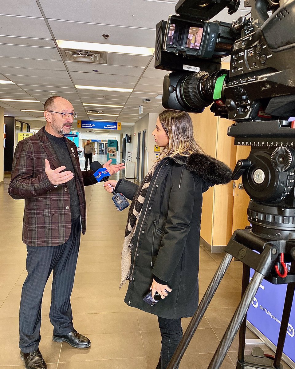 ConsumerSOS's tweet image. Great to welcome Justina Barsoum (@JustinaBarsoum) as our new #ConsumerSOS intern at @globalnewsto. Justina is a graduating @RSJnow student from Mississauga.  She’s been running hard gathering interviews, researching and helping today at our @TorontoPearson live location. #SOS