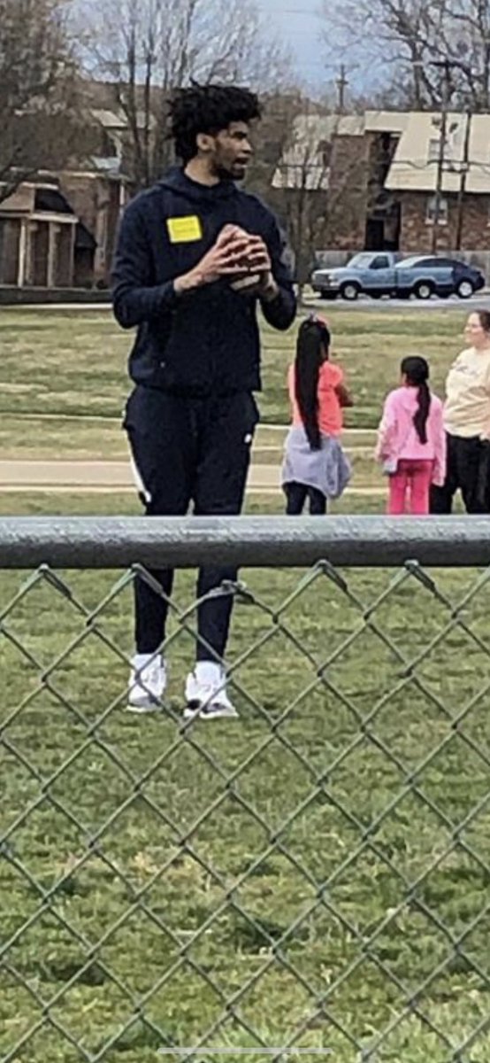 BrandoAKing's tweet photo. So my friend from high school is a teacher at Dixie elementary in Lexington and they had a visitor today.

Life is more than a basketball game. Kentucky will be ok.

Nice for Nick to get out and blow off some steam and dunk on some kids. https://t.co/lH0VUohApH