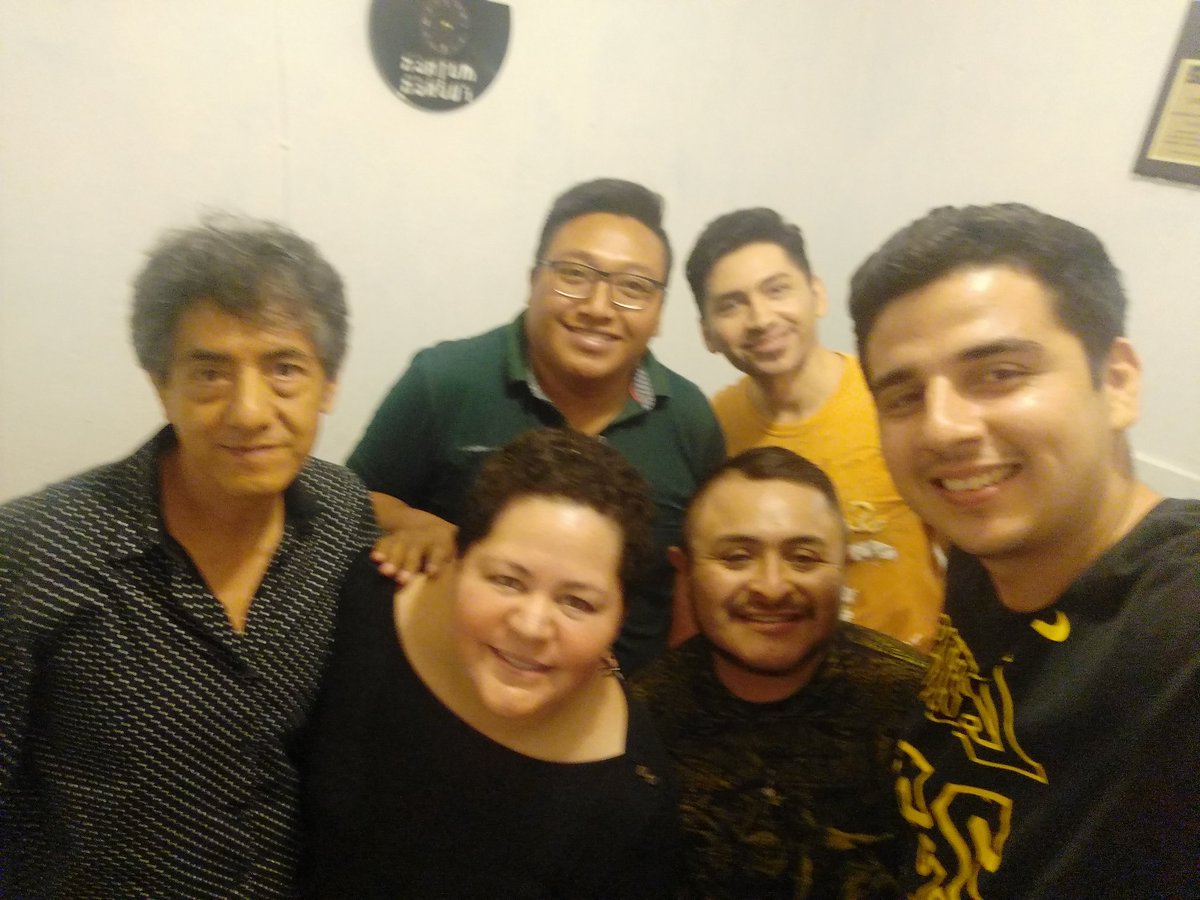 nacharock's tweet photo. Aprendiendo con un gran #Coach @WilbertPina en la #RedDeTalentos #NachaRock #CursoIntegral #Personalizado https://t.co/ZQq9dfH9N6