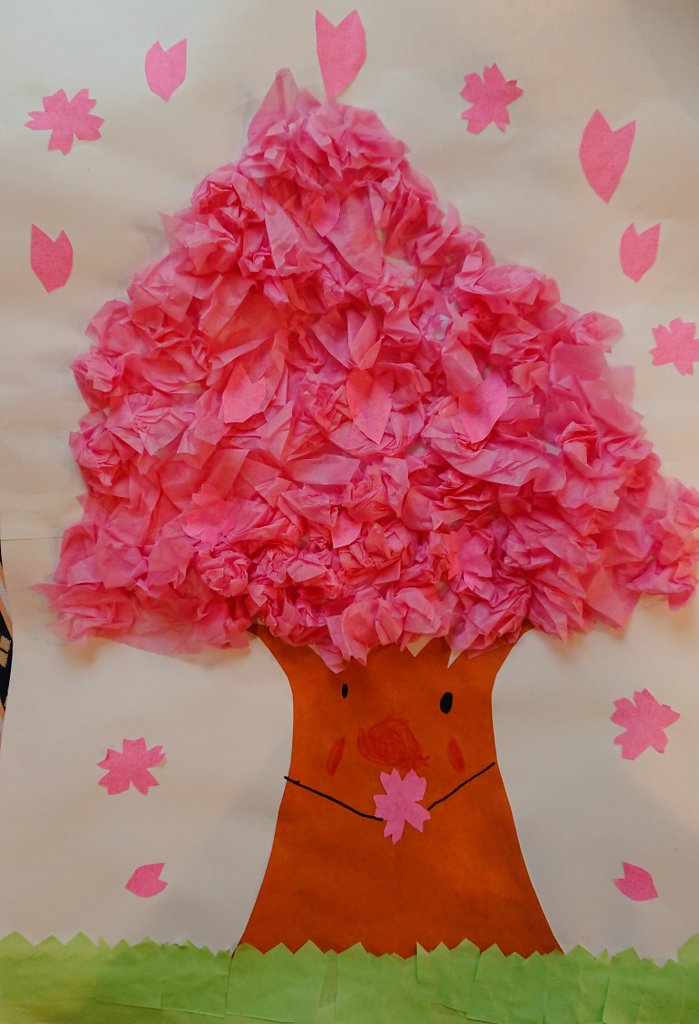 「5歳女の子、画用紙とお花紙と折り紙で
「さくら」

#うちのこ美術展2020 」|さーたりΔ12月8日新刊発売！のイラスト