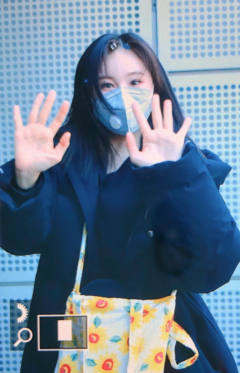Quaver_CY's tweet photo. 200305 MCD 프리뷰 

오늘 완전 신나써 

#아이즈원 #IZONE 
#이채연 #LeeChaeYeon
#アイズワン #イチェヨン https://t.co/LT8UPLEqIi