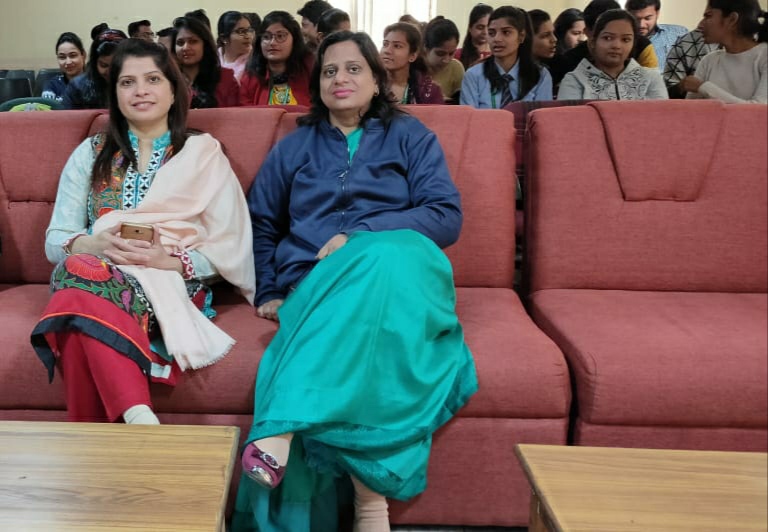 dewangrp's tweet photo. Thoughtful Nuggets on Nokia
Ms Janvi Mittal, an MBA I yr student, delivered an eye opening analysis and presentation on the case study titled – “Nokia – The Turbulence faced by a Giant” on 19 February 2020. #dvsgi #dewangroup #meerut #nokia https://t.co/hSUEUaVbE1