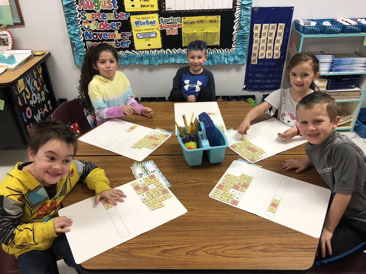 MrsDoskocil's tweet photo. We chose our own WaCkY CVC words (nonsense words) on this WaCkY WEdNesDaY in phonics. It is important for kids be able to blend sounds together to form words with and without the help of knowing the meaning of the word. 

#robinsonISD #webleedrocketblue https://t.co/oWwiBjXShv