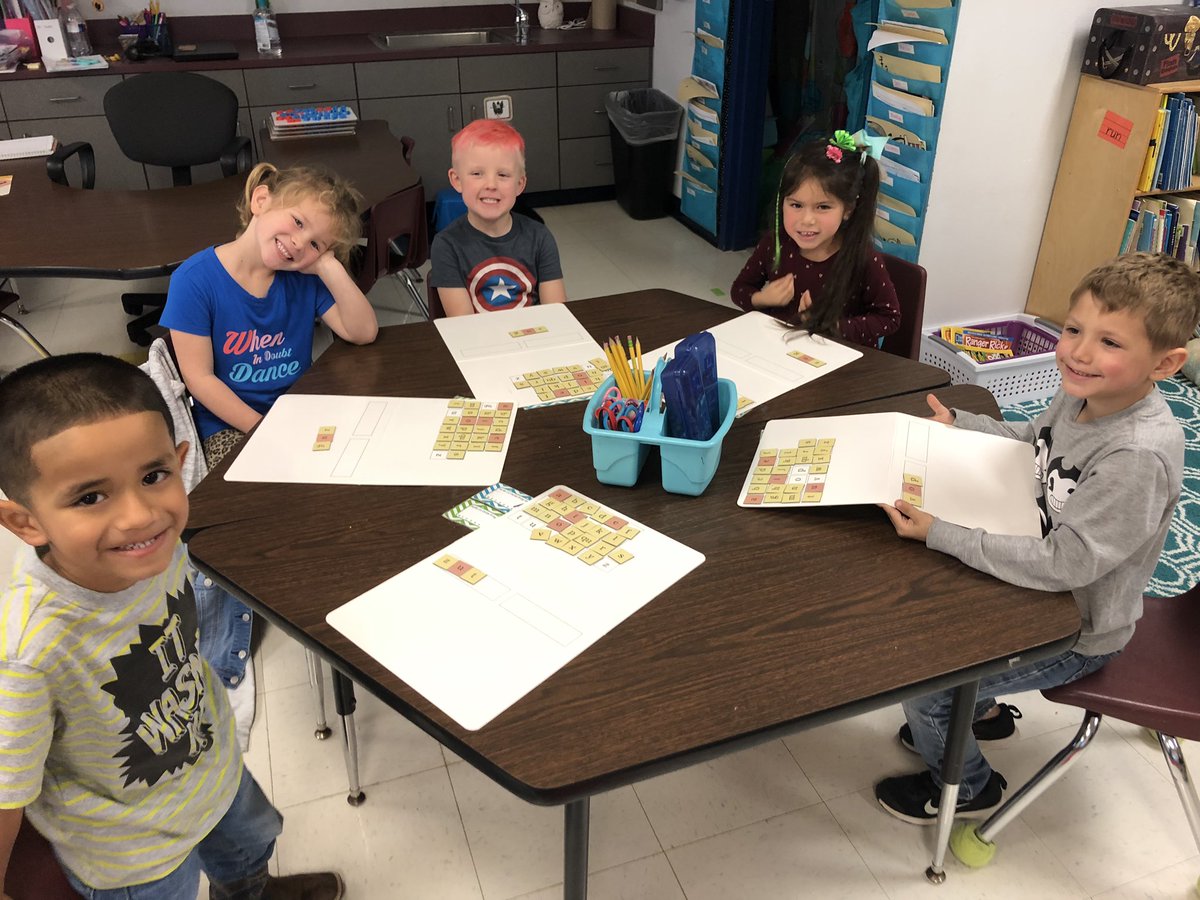 MrsDoskocil's tweet photo. We chose our own WaCkY CVC words (nonsense words) on this WaCkY WEdNesDaY in phonics. It is important for kids be able to blend sounds together to form words with and without the help of knowing the meaning of the word. 

#robinsonISD #webleedrocketblue https://t.co/oWwiBjXShv