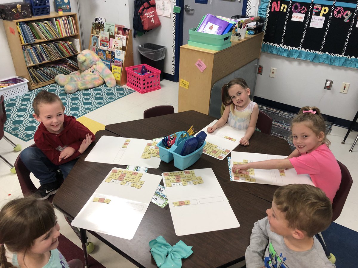 MrsDoskocil's tweet photo. We chose our own WaCkY CVC words (nonsense words) on this WaCkY WEdNesDaY in phonics. It is important for kids be able to blend sounds together to form words with and without the help of knowing the meaning of the word. 

#robinsonISD #webleedrocketblue https://t.co/oWwiBjXShv