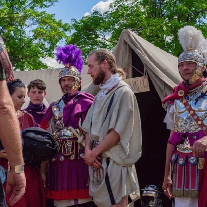 Praefectvs_Prae's tweet photo. 🏛Nemo iudex in causa sua🏛
#FamiliaPoppaea #bestfamily #Roman #PraefectusPraetorio #praetorianer #PRAETORIANGUARD #legioXXIrapax #Rapax #RaeticiRomani #Germanicvs #bestdarstellt #notbluearmor #imerdabei #RomanArmy #RomanMilitary #Caligula #saison2020 #reenactment #immerdabei https://t.co/YdvV2E0HBq