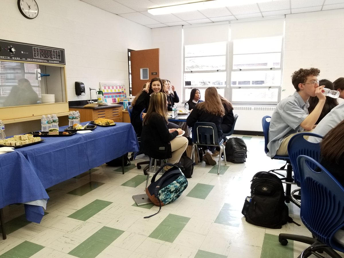 MCHS_AMI's tweet photo. Step 2 to becoming #CollegeLabReady: Network with more advanced members of the scientific community, like @Ivyrehab. #LunchAndLearn https://t.co/JQgT4FzDBa