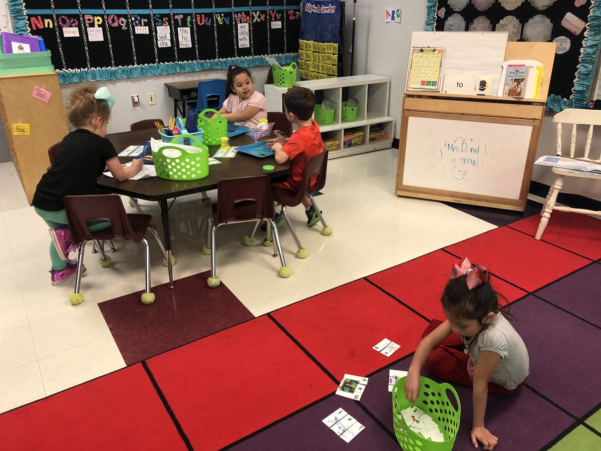 MrsDoskocil's tweet photo. In reading &amp; writing stations students have the opportunity to choose between several different activities in their assigned workstation. Writing, word work &amp; ipads hard at work! We love choosing books to listen to on the Epic app. 

#Robinsonisd #webleedrocketblue https://t.co/SwUEaF9MdT