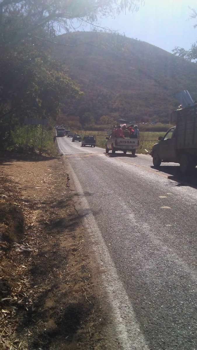 EDOnoticias's tweet photo. #Mixtepec || Habitantes de las Agencias de "El Trapiche" y colonia Emiliano Zapata del Municipio de #SantaCruzMixtepec, liberan este día la Carretera Federal 131; luego del exitoso diálogo por parte d @HectorA_Mafud @SEGEGO_GobOax con los habitantes.
#Oaxaca | #SEGEGO | #Bloqueo https://t.co/BMShlTcnHe