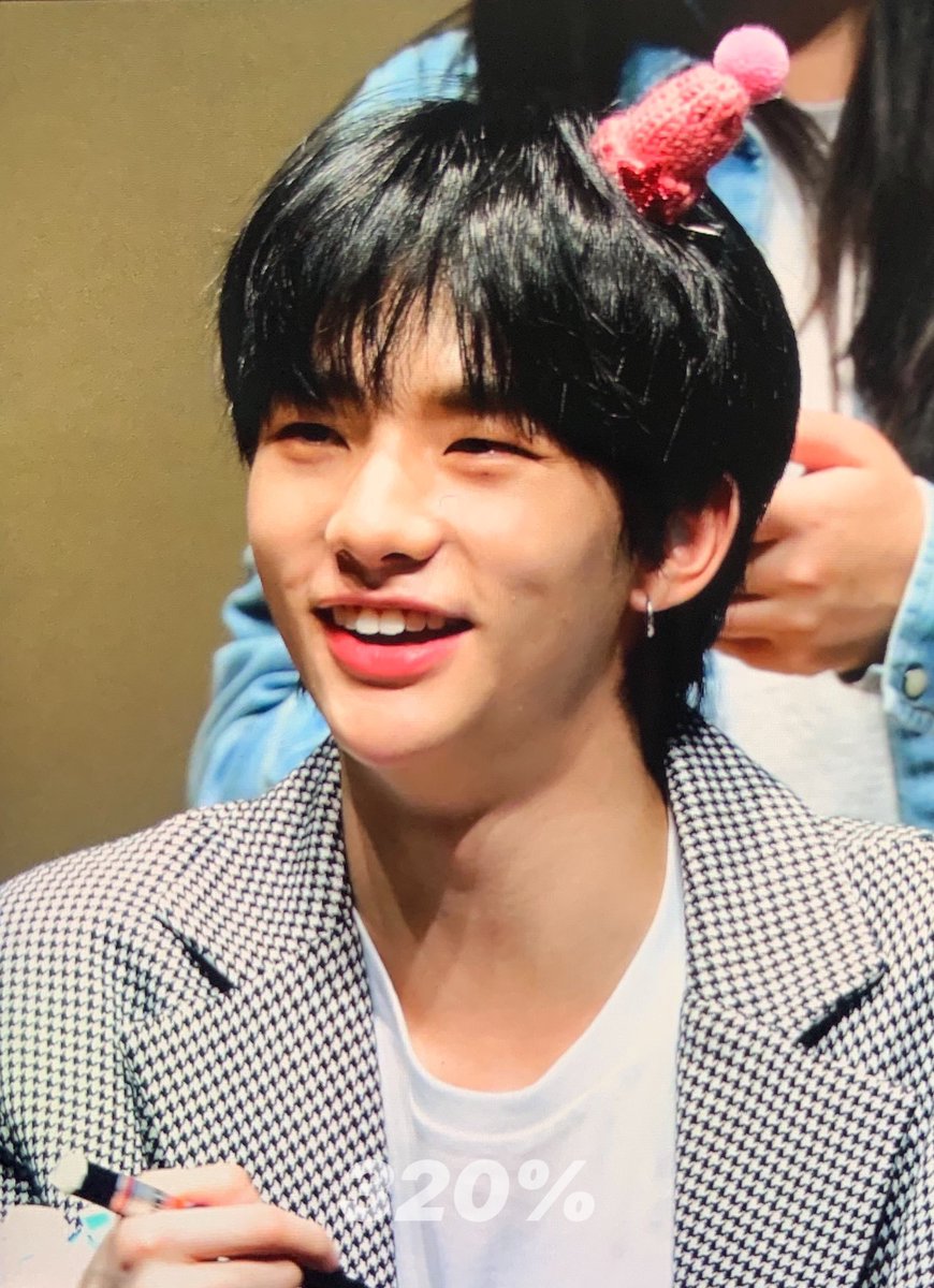 「 day 64/366 」　　　↳  #스트레이키즈  #황현진 my sat was today and boy am i Tired. my brain cannot work properly and i went Straight to work Right After my test??? like i’m not human or smth but it’s okay ig anyways i love you hyunjin ^__^