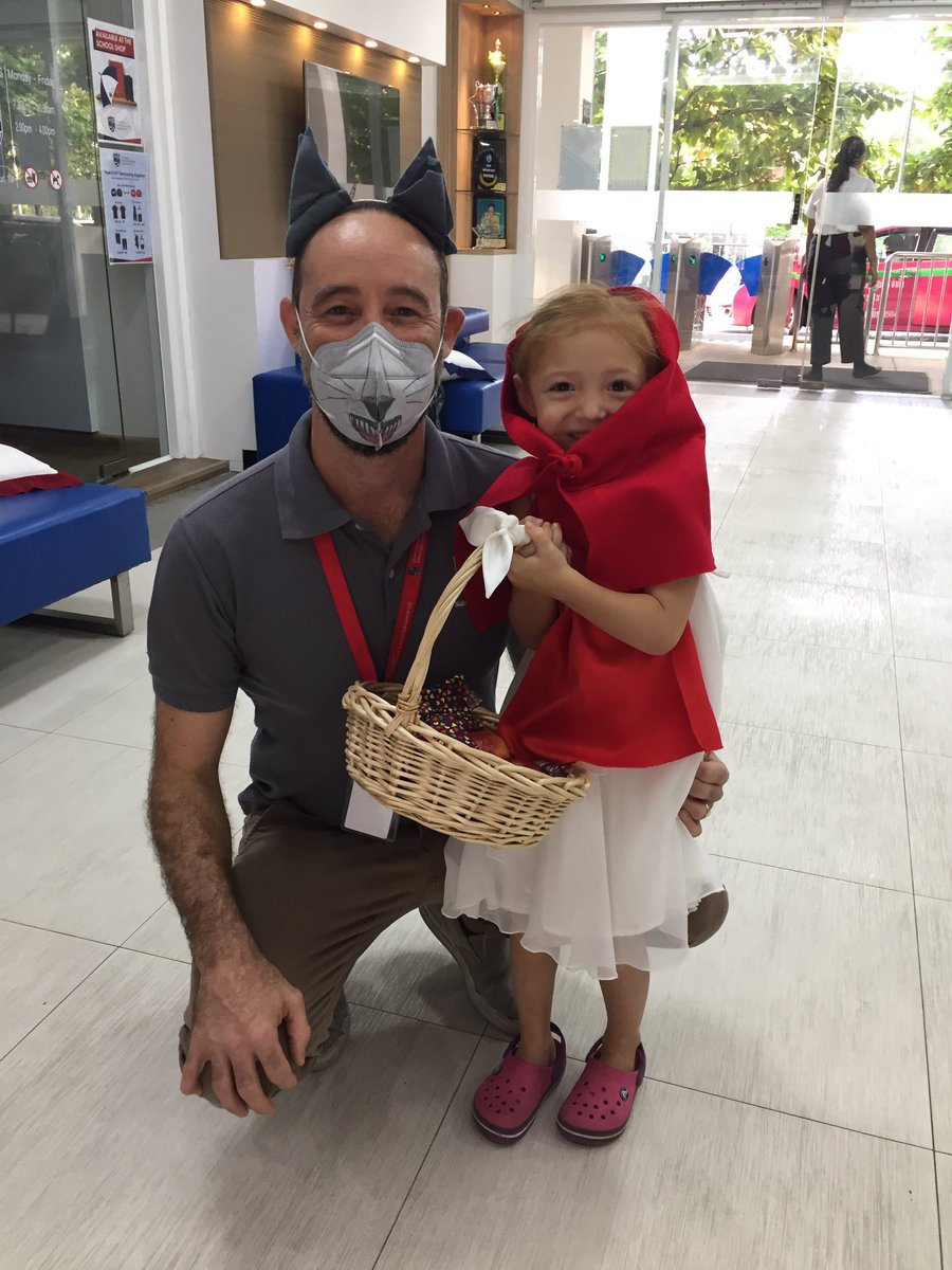 MrMarkS107's tweet photo. Bookweek fun @S107_HoS #cognitaway https://t.co/v2WhvWJ0LQ