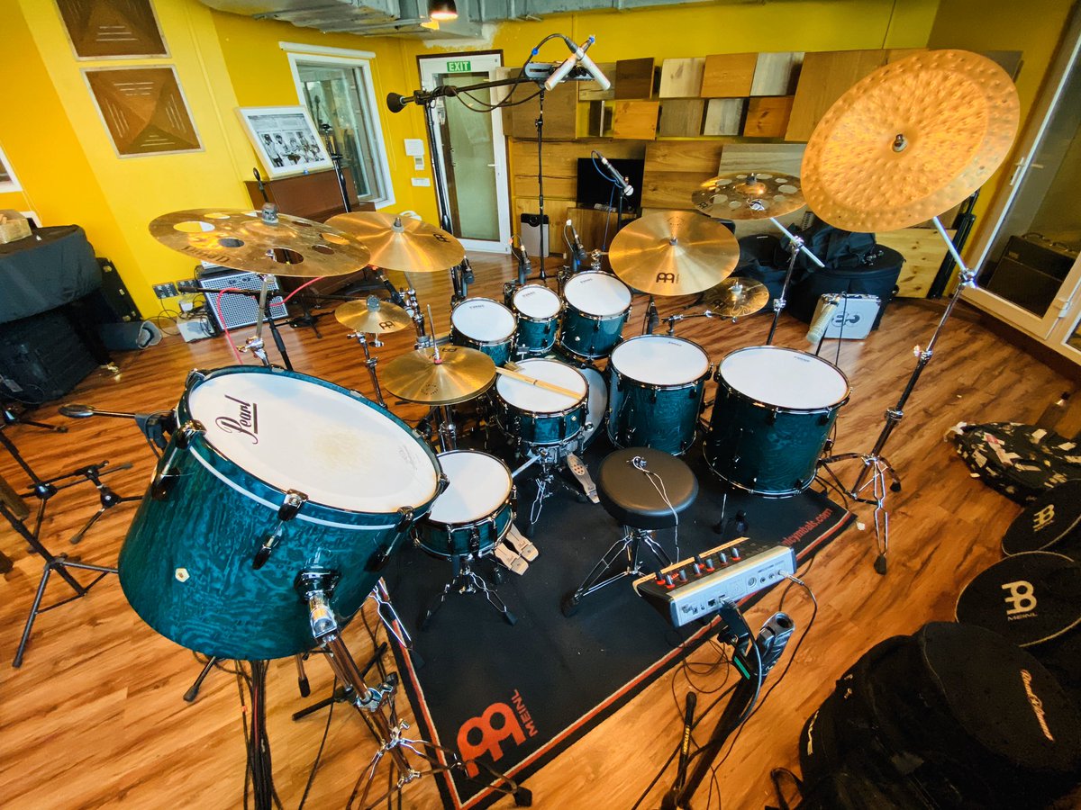 Fun session with great sound at #islandcitystudios with #ashyarbalsara working with #anumalik and <a href="/dharmavish/">Dharma Vish</a> on a new dance track #bollywood #session #bollydrums #music #dancemusic #recording #ginobanks #islandcitystudios #anumalik