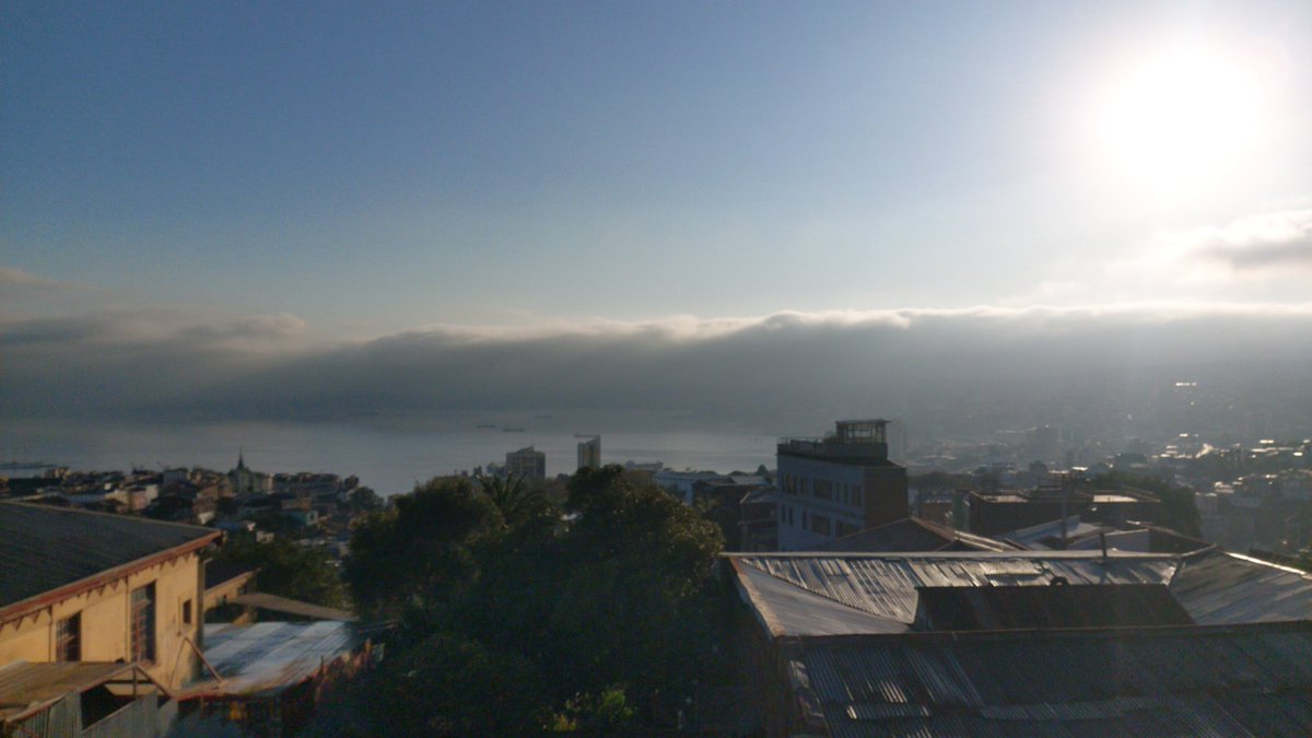 jimenurry's tweet photo. #Valparaíso #chile https://t.co/IWs0D4pMi5