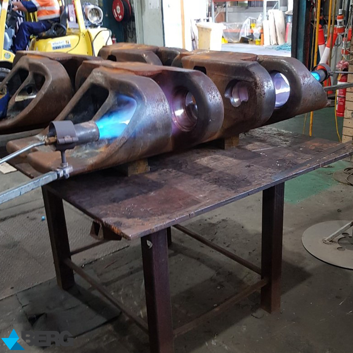 WeAreBerg's tweet photo. #BergEngineering BNE Workshop are undertaking a track pad refurbishment project. Works have included disassembly, removal of old bushes, measuring &amp; documentation of all bores, #machining of the track pad bores &amp; manufacture of new bushes &amp; pins including heat treatment. https://t.co/4HJs6kOcjv