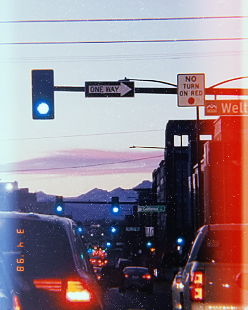 sunshinenichole's tweet photo. i love denver and i love my life 🏔💜#dankity #vaporwave #vaporwave #vaporwaveaesthetic #vaporwaveaesthetics #windows95 #synthwave1989 #vaporwave1995 #vaporfashion #denverco #denver #denvercolorado #colorado #mountains #hujicam https://t.co/eSJY37w68x