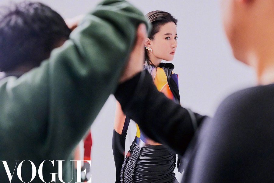 Vogue China April 2020 ESUqJPrU0AAcwKa?format=jpg&name=900x900